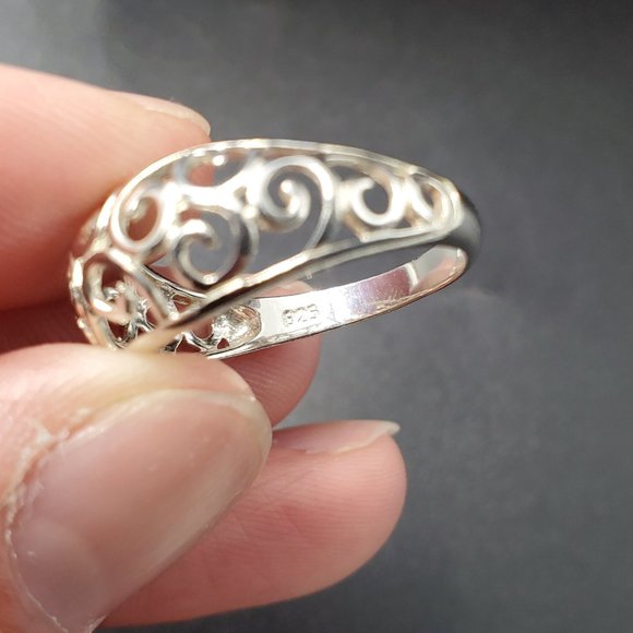 Size 10 Sterling Silver Cute Filigree Large Ring - Picture 3 of 6